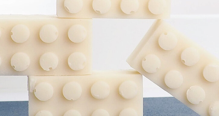 FOAMING SURFACTANTS 3 Waterless and Palm-free solutions